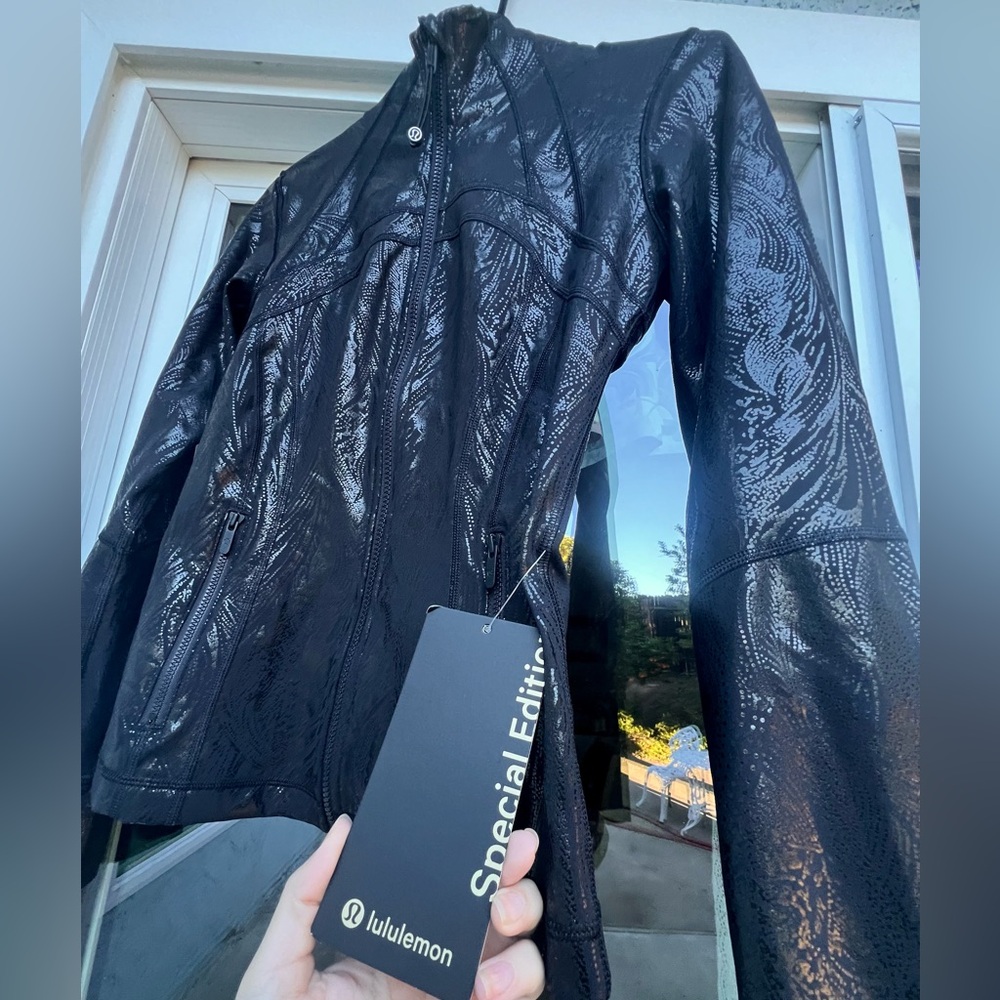 NWT Lululemon Define Jacket *Shine Acclimatize Black Foil Perfect new condition